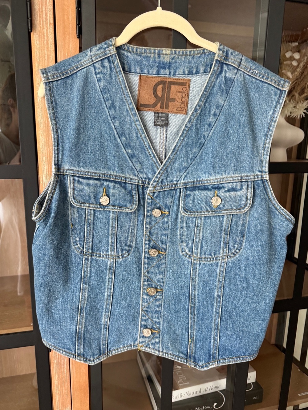 Vintage denim vest jacket button down jean sleeveless medium wash Rafaella 90s
